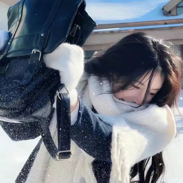 龙纹身的女孩